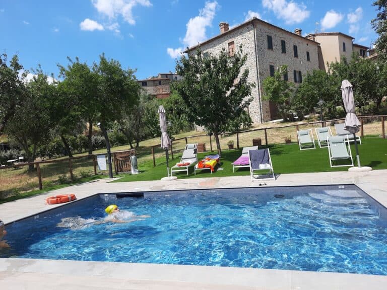 piscina agriturismo la via dell'oliviera