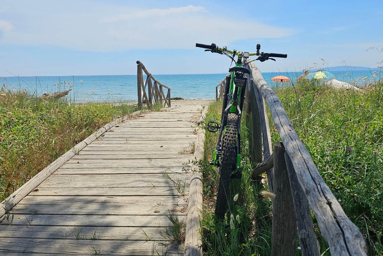 E-bike con vista panoramica sul Golfo di Piombino tra Perelli e Follonica