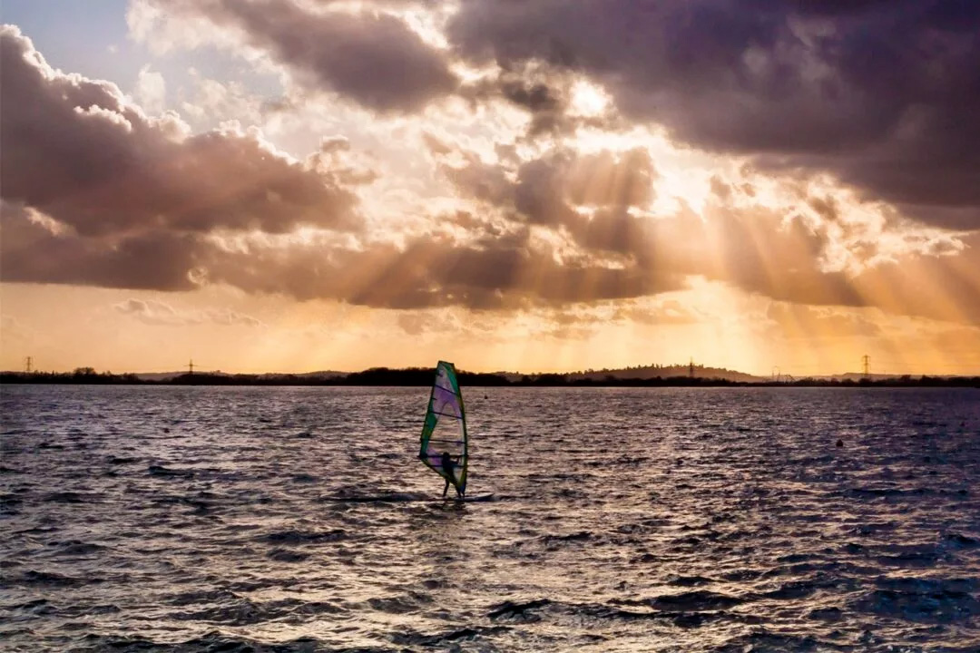 Windsurf in Maremma: esempio di condizioni ideali in uno degli spot consigliati nella guida